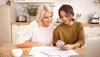 portrait-of-women-working-in-the-house(2)